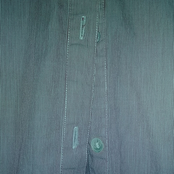 Button down shirt. S - Picture 4 of 7